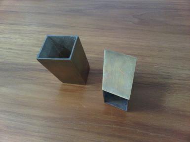 Brass shoe table Code Y.041A size 39x40xh53 mm.bottom hole 30x30 mm. Brass shoe table Code Y.041A size 39x40xh53 mm.bottom hole 30x30 mm.