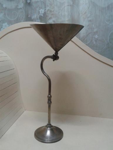 Brass classic Table lamp code DL001B high 60 cm. Brass classic Table lamp code DL001B high 60 cm.