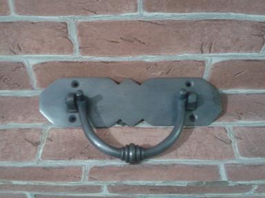 Brass handle code A.112 size L_147 mm. W_ 42 mm. Brass handle code A.112 size L_147 mm. W_ 42 mm.