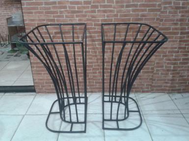 Iron stand IRA001 size high 65 cm.base wide 29.7 x 45.3 cm. Iron stand IRA001 size high 65 cm.base wide 29.7 x 45.3 cm.