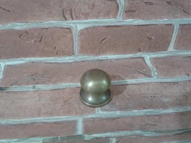 Brass Handle code N.012 size L: 24 mm. wide 24 mm. Brass Handle code N.012 size L: 24 mm. wide 24 mm.