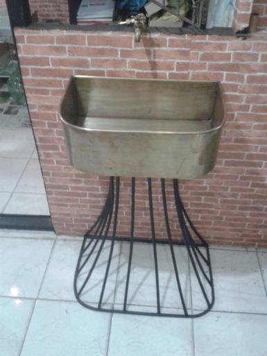 Brass sink code BS001 size 41 x31x h14.5 cm Brass sink code BS001 size 41 x31x h14.5 cm