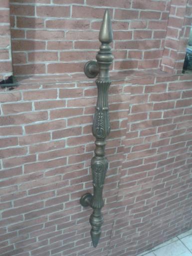 Brass door handle code AC.064A size L: 800 mm. W: 50 mm. Brass door handle code AC.064A size L: 800 mm. W: 50 mm.