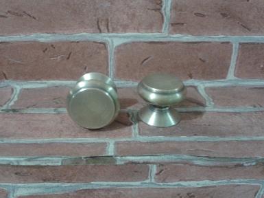 Brass Handle code N.053AB size wide 32 mm.high 25 mm. Brass Handle code N.053AB size wide 32 mm.high 25 mm.