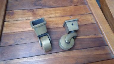 Brass Wheel code Y.012 size 51 x 51 x h 92 mm. Brass Wheel code Y.012 size 51 x 51 x h 92 mm.