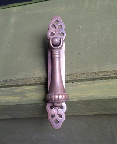 Brass Handle code E.023 size long 140 mm.wide 25 mm. Brass Handle code E.023 size long 140 mm.wide 25 mm.