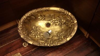 Brass sink code BS001EA size long 550 cm wide 45 cm. Brass sink code BS001EA size long 550 cm wide 45 cm.