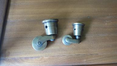 Brass Wheel Item code Y.017 size wide 41mm.72 mm. Brass Wheel Item code Y.017 size wide 41mm.72 mm.