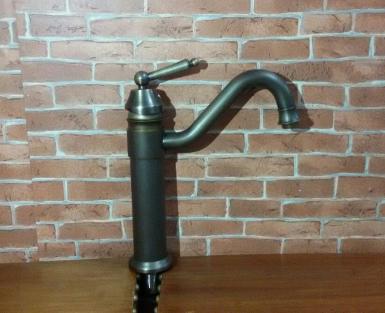 Antique Brass Faucet Item code FCB.001A size high 325 mm Dimension pipe 47 mm. Antique Brass Faucet Item code FCB.001A size high 325 mm Dimension pipe 47 mm.