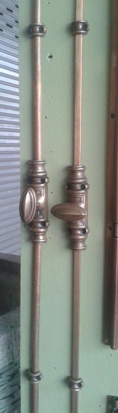 Brass door Lock Code W.064C square Stick size long 3 m. Brass door Lock Code W.064C square Stick size long 3 m.