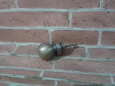 Brass Handle Item code N.019B size wide 28 mm.long 50 mm. Brass Handle Item code N.019B size wide 28 mm.long 50 mm.