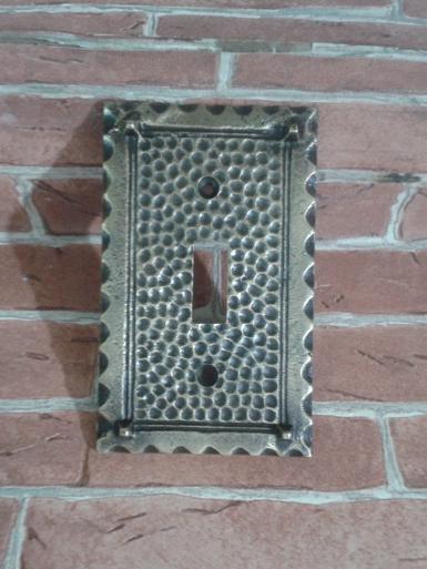 Brass cover switch code AE.046 size 120 mm x 71 mm. Brass cover switch code AE.046 size 120 mm x 71 mm.