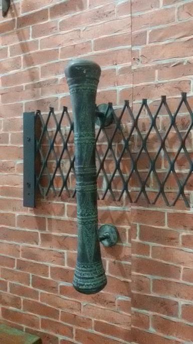 Brass door handle color green antique code AC.053G size long 40 cm. Brass door handle color green antique code AC.053G size long 40 cm.