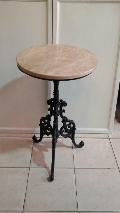 Iron Table Top marble light Emperla Code IRTB001B size Top marble 43 cm high 72 cm. Iron Table Top marble light Emperla Code IRTB001B size Top marble 43 cm high 72 cm.