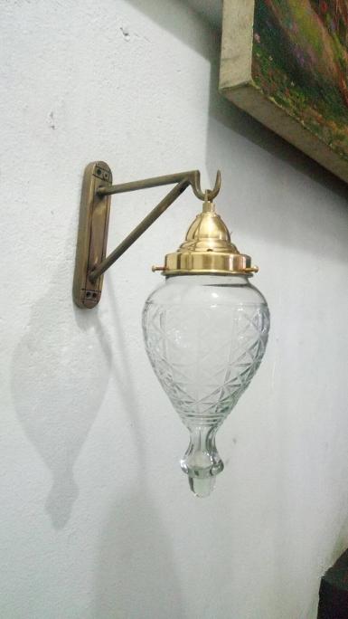 Brass wall lamp item code WLPE18 size glass 12. long 225 mm. bracket wide 32 mm.long 168 mm.D 175 mm Brass wall lamp item code WLPE18 size glass 12. long 225 mm. bracket wide 32 mm.long 168 mm.D 175 mm