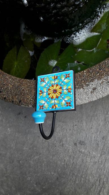 Ceramic Hook code.A13B6 size 8 x 8 cm. long 15 cm. Ceramic Hook code.A13B6 size 8 x 8 cm. long 15 cm.