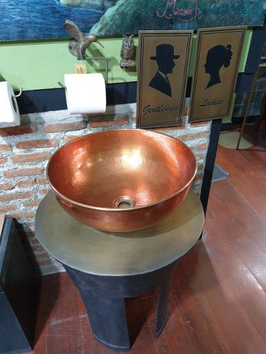 Copper sink code CPS001M size 400 mm. H 160 mm.. Copper sink code CPS001M size 400 mm. H 160 mm..