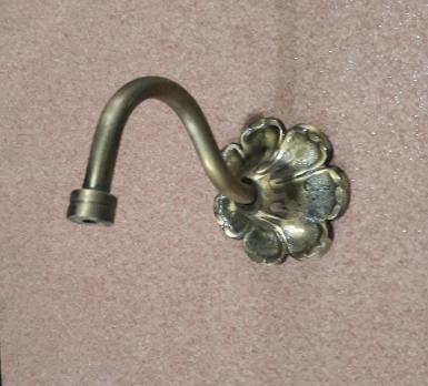 FOUNTAIN WALL BRASS METERAIL ITEM CODE FTW18A SIZE wide 73 mm. Pipe 9 mm.deep 12 cm. FOUNTAIN WALL BRASS METERAIL ITEM CODE FTW18A SIZE wide 73 mm. Pipe 9 mm.deep 12 cm.