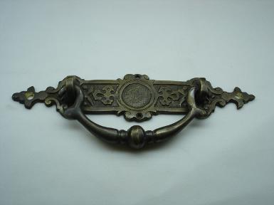 Brass pull handle Item A.005 size long 134 mm.wide 30mm. Brass pull handle Item A.005 size long 134 mm.wide 30mm.