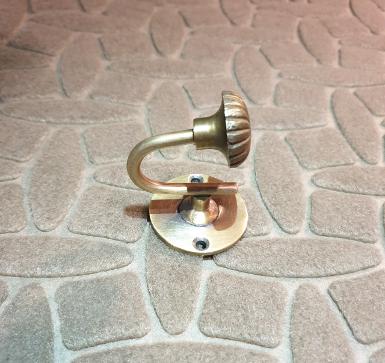 Curtain rope brass Item Code UMR145 size plate 38 mm.deep 50 mm.head 24 mm. Curtain rope brass Item Code UMR145 size plate 38 mm.deep 50 mm.head 24 mm.