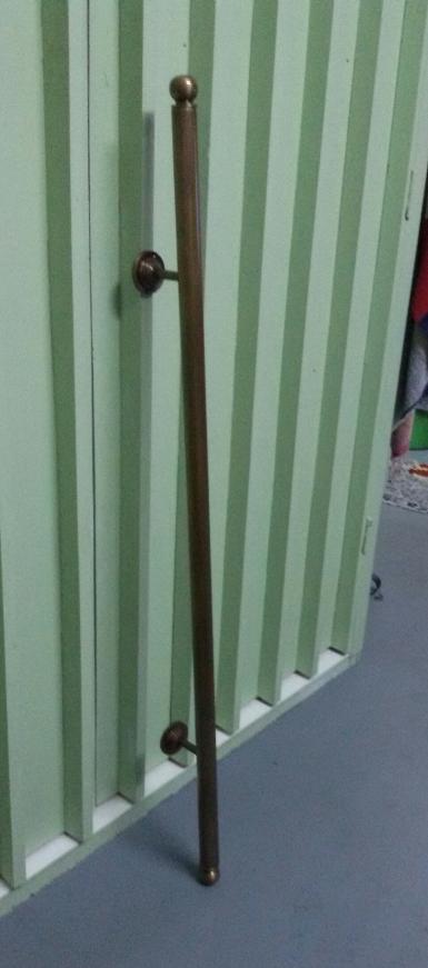 Brass door handle Item code AC.037D size long 120 cm pipe dimension 32 mm. Brass door handle Item code AC.037D size long 120 cm pipe dimension 32 mm.