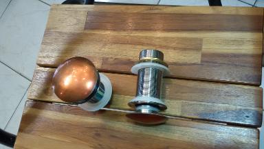 Water drain copper สะดืออ่างทองแดง Item code NVS.01A size long 105 mm. dimension 40 mm.top 67mm.. Water drain copper สะดืออ่างทองแดง Item code NVS.01A size long 105 mm. dimension 40 mm.top 67mm..