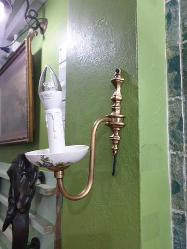 Brass wall lamp with ceramic Item Code WLC64 size long 180 mm.49 mm. Brass wall lamp with ceramic Item Code WLC64 size long 180 mm.49 mm.