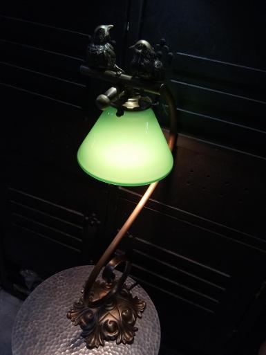Table Lamp with 2 bird base size 18 cm. high 54 cm. Table Lamp with 2 bird base size 18 cm. high 54 cm.