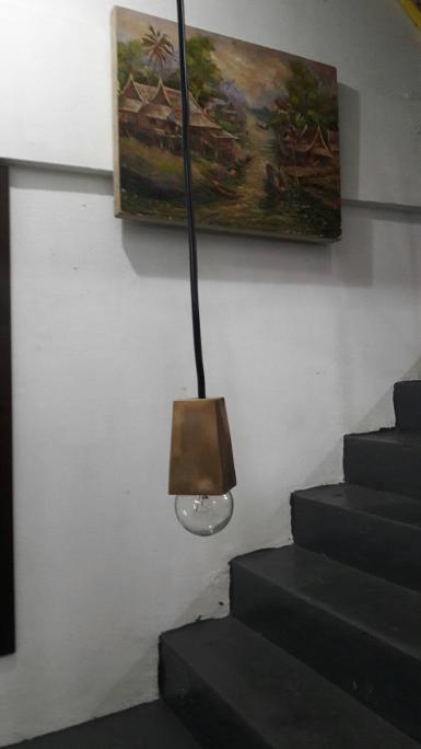 Hanging lamp brass item HGLMP18 size 40 x 40 x 30 x 33 x h 75 mm. Hanging lamp brass item HGLMP18 size 40 x 40 x 30 x 33 x h 75 mm.