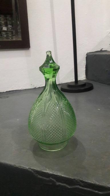 Lamp shade Item cut glass Item Code LS18GS size high 235 mm.hole 77 mm.wide 120 mm. Lamp shade Item cut glass Item Code LS18GS size high 235 mm.hole 77 mm.wide 120 mm.