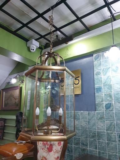 Brass hanging lamp brass with normal glass Item Code HGJJ50 size 50x 80 cm L total 1M. Brass hanging lamp brass with normal glass Item Code HGJJ50 size 50x 80 cm L total 1M.