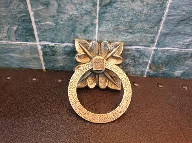 Brass Door Handle Item code PF93 size 92 x 93 mm.ring W: 100 mm.flat bar12 mm. Brass Door Handle Item code PF93 size 92 x 93 mm.ring W: 100 mm.flat bar12 mm.