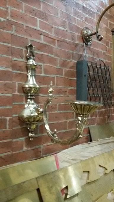 Brass Wall Lamp Item Code BWL18E size long 29 cm. wide 9 cm. deep 23 cm. Brass Wall Lamp Item Code BWL18E size long 29 cm. wide 9 cm. deep 23 cm.