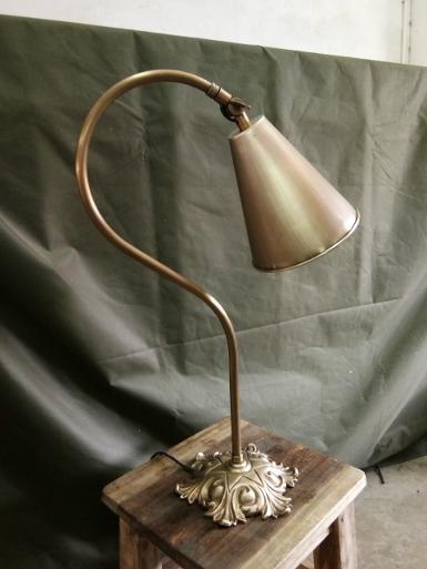 Desk lamp Item Code TBL.188B size high 540 mm. base 180 mm. Desk lamp Item Code TBL.188B size high 540 mm. base 180 mm.