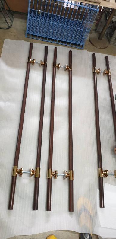 Brass door handle of Thailand. Brass door handle of Thailand.