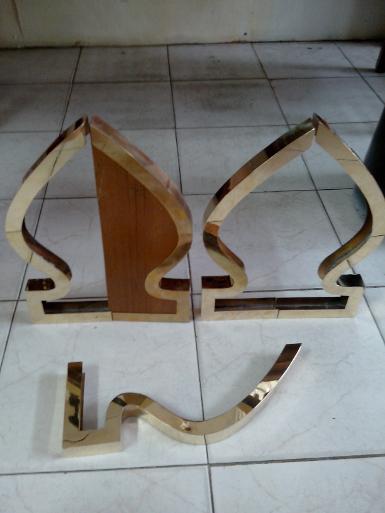 Brass door handle Item Code MPHD01 size long 37 cm. Brass door handle Item Code MPHD01 size long 37 cm.