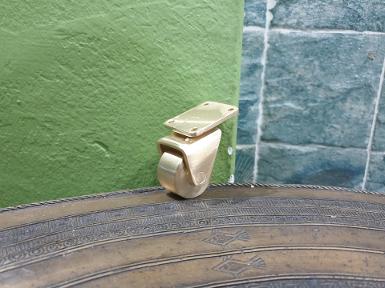 ฺBrass Wheel Item Code YMR32 size plate 40 x 38 mm H 46 mm.wheel 32 mm. ฺBrass Wheel Item Code YMR32 size plate 40 x 38 mm H 46 mm.wheel 32 mm.