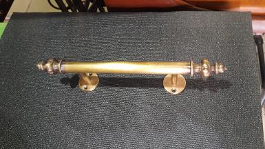 Brass door handle item code MRMP18 size long 300 mm. Pipe 19 mm. Brass door handle item code MRMP18 size long 300 mm. Pipe 19 mm.