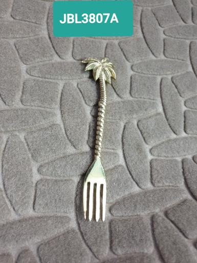 Brass fork Item Code JBL3807A size long 140 mm. Brass fork Item Code JBL3807A size long 140 mm.