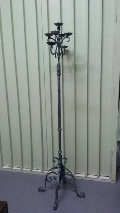Iron Floor Candle Lamp Item make Antique green Item Code IRF19A high 162 cm. Iron Floor Candle Lamp Item make Antique green Item Code IRF19A high 162 cm.