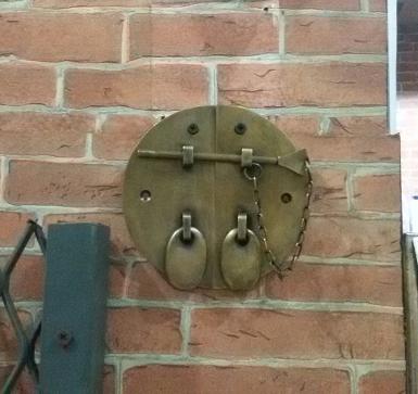 Brass Door Lock Item Code Q.023 size wide 117 mm. Brass Door Lock Item Code Q.023 size wide 117 mm.