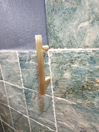 Brass pull handle Item Code AMR12 size long 120 mm wide 12 mm.high total 31 mm. Brass pull handle Item Code AMR12 size long 120 mm wide 12 mm.high total 31 mm.