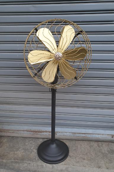 Brass fan we made to order and made to design. Item code BF16T+ Brass fan we made to order and made to design. Item code BF16T+