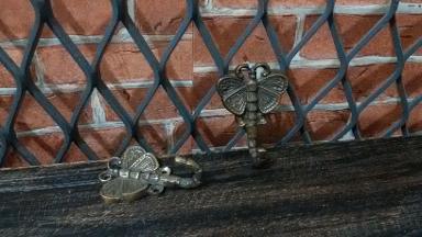 Butterfly Hook brass material Code Hook215A size long 57 mm. wide 40 mm. Butterfly Hook brass material Code Hook215A size long 57 mm. wide 40 mm.