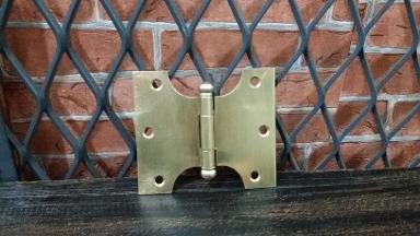Butterfly Hinge brass material Code V.01ELSB size 76 x 86 mm.Thickness 2 mm. Butterfly Hinge brass material Code V.01ELSB size 76 x 86 mm.Thickness 2 mm.