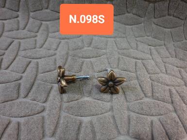 Flower brass handle Item Code N098S size wide 36 mm. high 23 mm. Flower brass handle Item Code N098S size wide 36 mm. high 23 mm.