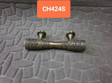 Brass door handle Item Code CH424S size long 180 mm.head 33 mm. leg 31 mm. Brass door handle Item Code CH424S size long 180 mm.head 33 mm. leg 31 mm.