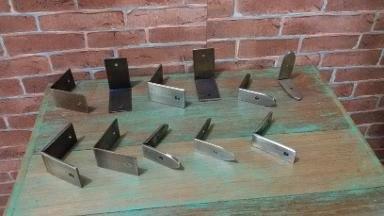 Corner brass Code CB001E Thickness 1 mm. 40 x 40 mm. Corner brass Code CB001E Thickness 1 mm. 40 x 40 mm.