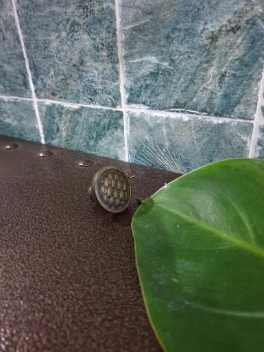 Brass pull handle Item Code N.186 size wide 33mm high 23 mm. Brass pull handle Item Code N.186 size wide 33mm high 23 mm.