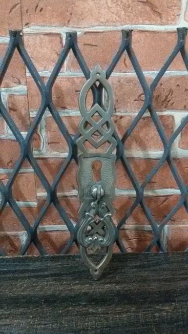 Keyhole Plate brass code KS.483 size long 150 mm. wide 29mm. Keyhole Plate brass code KS.483 size long 150 mm. wide 29mm.